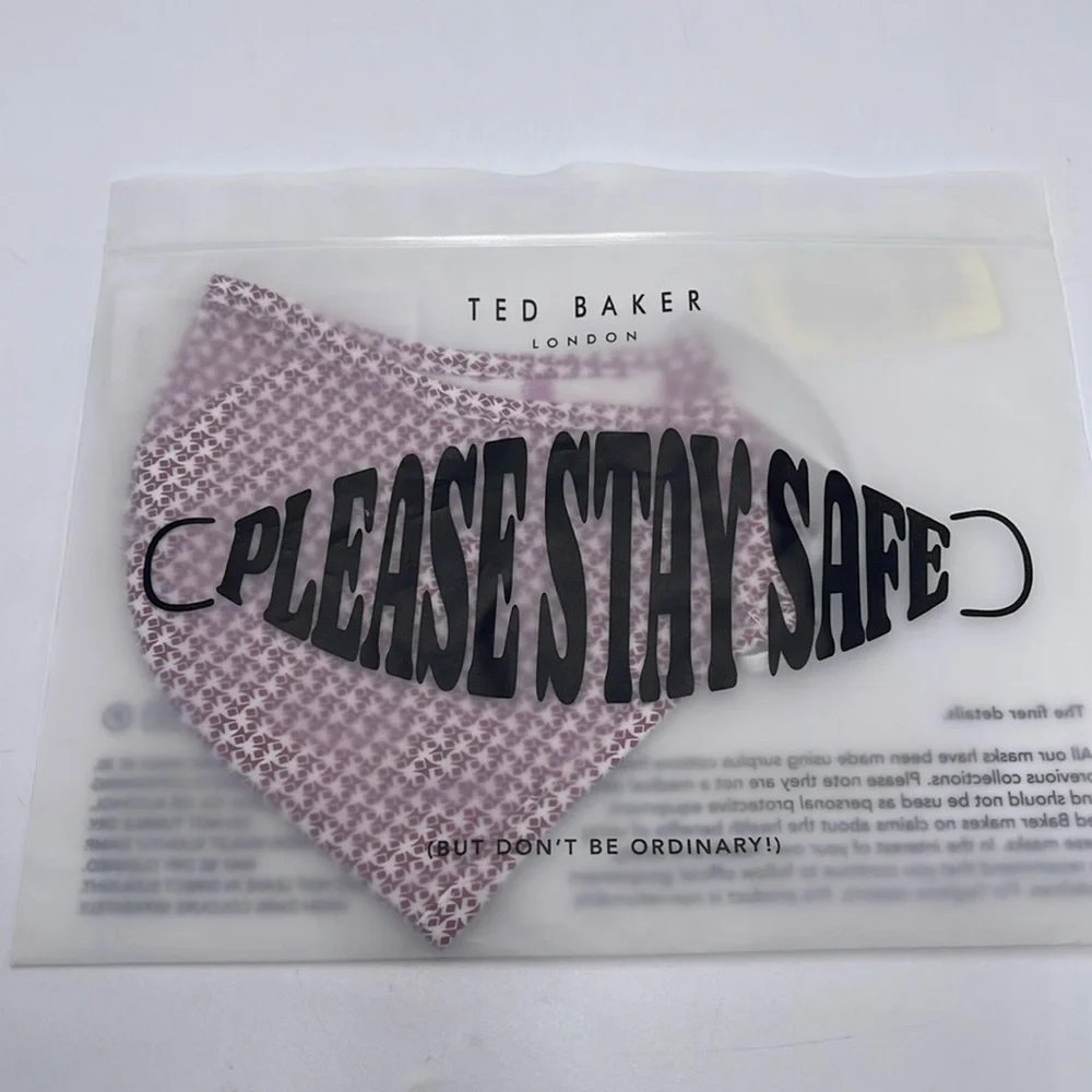 Red and White Patterned Face Mask TED BAKER LONDON Reversible Reusable
NWT - Picture 15 of 15